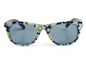 Retro Sonnenbrille mit schwarzem Gestell und niedlichem weißen Gänseblümchen-Muster für Damen.