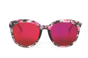 Modische Oversize-Damen-Sonnenbrille mit bunten Spiegelgläsern und einzigartigem Muster.