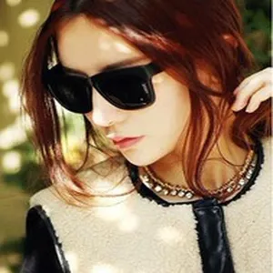 Gafas de sol cuadradas retro para mujeres y hombres moda vintage gafas elegantes diseño genial