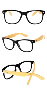 Clásicas gafas retro tipo Wayfarer con patillas de bambú ecológicas y montura de color negro.