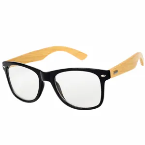 Gafas retro rectangulares con patillas de bambú natural y montura negra para uso diario chic.