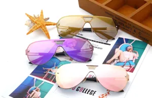 Grosse Doppelsteg Spiegel Sonnenbrille fuer Damen und Herren, trendige Streetwear Brille.