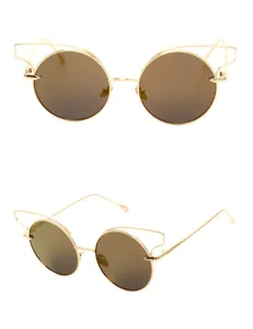 Vue détaillée de lunettes de soleil en métal doré au design géométrique œil-de-chat.