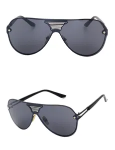Nahaufnahme im Detail von europäischen großen Brillen Doppelsteg Sonnenbrille dunkel