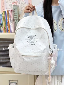 Exquisiter weißer Preppy-Rucksack mit Punkt- und Sternmuster und süßem Plüsch-Anhänger.