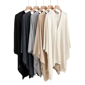 Cardigan mantella in maglia tinta unita, giacca scialle ampia e alla moda per ogni giorno.