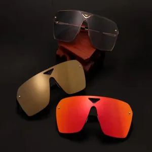 Fashion luxury one-piece shield sunglasses for men and women stylish outdoor street wear.