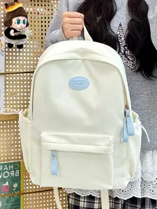 Minimalistischer cremeweißer Schülerrucksack mit großer Kapazität und blauem Aufnäher