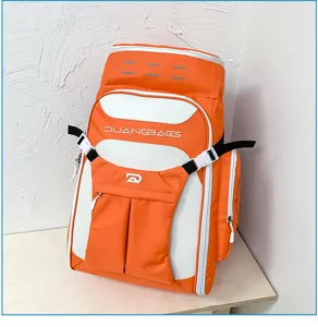 Vibrant orange-weißer großer Sportrucksack für Basketball, Fitness und Wanderungen