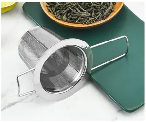 Passoire à thé pliante en acier inoxydable avec filtre à mailles fines pour théière à la maison.