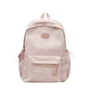 Detail des minimalistischen rosa Schulrucksacks mit großer Kapazität für Schüler