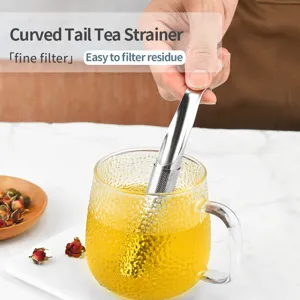 Roestvrijstalen thee-ei met gebogen staart, perfect voor losse thee en eenvoudig filteren.