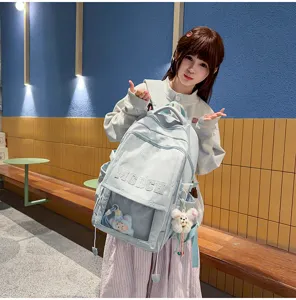 Niedlicher blauer Ita-Bag Rucksack im japanischen Stil mit Klarsichtfach und Anhängern