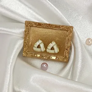 European Style Resin Jewelry Display Stand Vintage Relief Earring Holder Tray Ring Storage Organizer For Photo Props