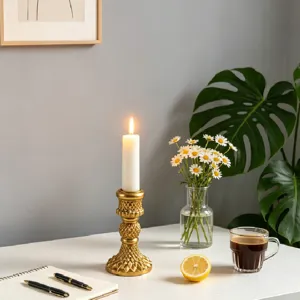 Candelabro de resina dorada retro detalle para decoracion de hogar boda mesa y fotografia.