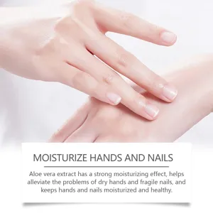 Hand- und Nagelpflege Detailansicht mit feuchtigkeitsspendender Aloe Vera Formel für trockene Haut.