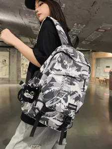 Stilvoller dunkler Graffiti-Rucksack mit hoher Kapazität für Schüler mit Tarnmuster