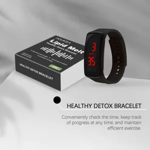 Vue détaillée de la montre de sport LED noire HOUKEA et de son emballage au design moderne.