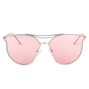 Modieuze zonnebril met dubbele brug met roze glazen en een strak zilveren metalen frame