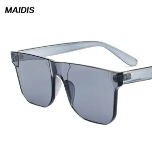 Gafas de sol de gran tamaño con lente de una pieza y montura gris transparente estilo coreano