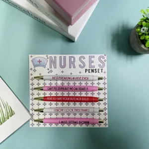 Set de stylos à bille infirmière amusants avec citations, détail à plat de cinq pièces.