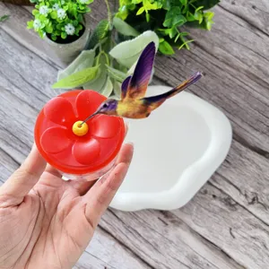 Handheld Hummingbird Feeder Clear Container With Red Flower Feeding Port Portable Outdoor Garden Bird Feeding Tool