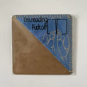 Marcapáginas de esquina de fieltro hecho a mano con bonito bordado para lectores.