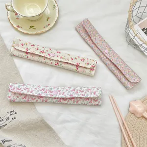 Bolsa de almacenamiento de cubiertos de tela floral con boton de presion portatil