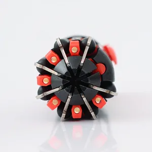 Kompakter 8-in-1 Multifunktions-Schraubendreher Detailansicht mit LED-Taschenlampe.