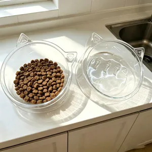 Ensemble de gamelles transparentes en forme de chat pour animaux avec eau et nourriture.