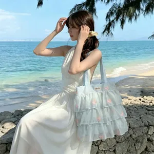Bolso de organza con volantes y bordado de mariposas rosas para salidas de verano a la playa
