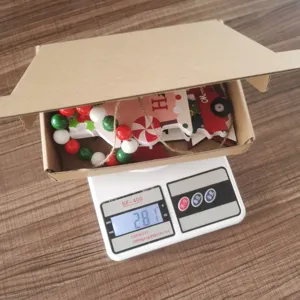 Weihnachten gestufte Tablett Holzdekor Set mit Perlenkette und Auto Form für Feiertage.
