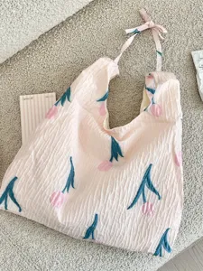 Sac fourre-tout rose pâle froissé à motifs de tulipes et bandoulières réglables à nœud