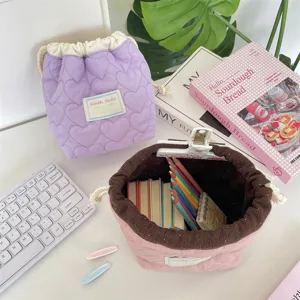 Bolsas de cordón acolchadas con corazones para organizar el escritorio y cosméticos