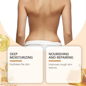 Detail view of body care balm application on back skin, highlighting deep moisturizing and repair.