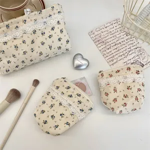 Blumen Leinwand Make-up Tasche Set, süße Kosmetiktasche mit Spitze für die Aufbewahrung.