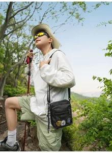 Nylon Karo Umhängetasche für Damen und Herren, stylische Outdoor Wander Handy Umhängetasche.