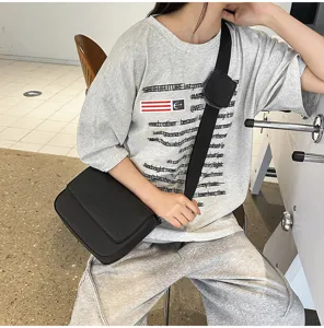 Borsa a tracolla quadrata unisex da viaggio PU semplice e trendy coreana con pochette