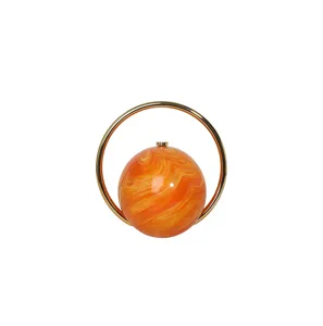 Oranje acryl bol avondtas met goudkleurige ringhandvat, stijlvolle ronde planeten clutch tas.