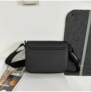Borsa a tracolla minimalista in PU nero per uomo e donna, stile casual da viaggio e lavoro.