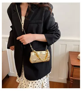 Goldene Acryl Abendtasche Clutch mit Perlenkette Umhängetasche für Damen elegant neu