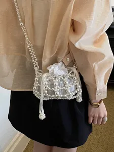 Elegante Damen Handgewebte Perlen Eimertasche Weiß Mode Ausschnitt Perle Tasche Satin Kordelzug Innenfutter Schultertasche