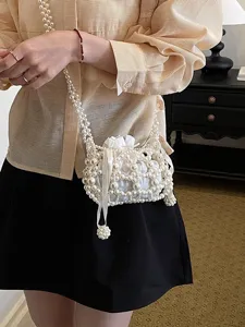 Exquisite handgemachte Perlen Eimer Tasche für Damen stilvolle hohle Umhängetasche