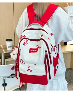 Zaino scolastico di grande capacità con ricamo rosso e bianco dal design in stile college.
