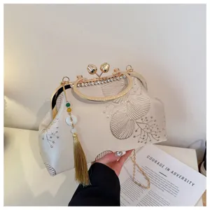 Elegante borsa da sera vintage in stile cinese ricamata con chiusura metallica e nappa.