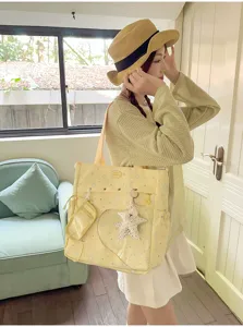 Bolso de hombro ita de lona amarilla estilo lindo japonés con patrón de estrellas y ventana.