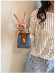 Mini τσάντα κουβάς denim για γυναίκες, casual τσάντα ώμου χιαστί με αντίθεση χρώματος.