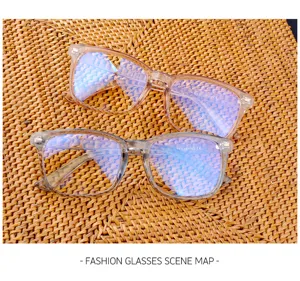 Elegantes gafas ópticas clásicas cuadradas anti luz azul con remaches, montura translúcida.