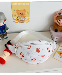 Détail de sac de poitrine en toile imprimé pomme dessin animé, sac bandoulière.
