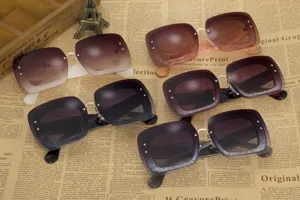 Oversized gradient fashion sunglasses for women and men, stylish square frame street wear.